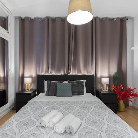 Host Wise - Large Flat W Terrace - Ace Location At Aliados Lägenhet OOporto Exteriör bild