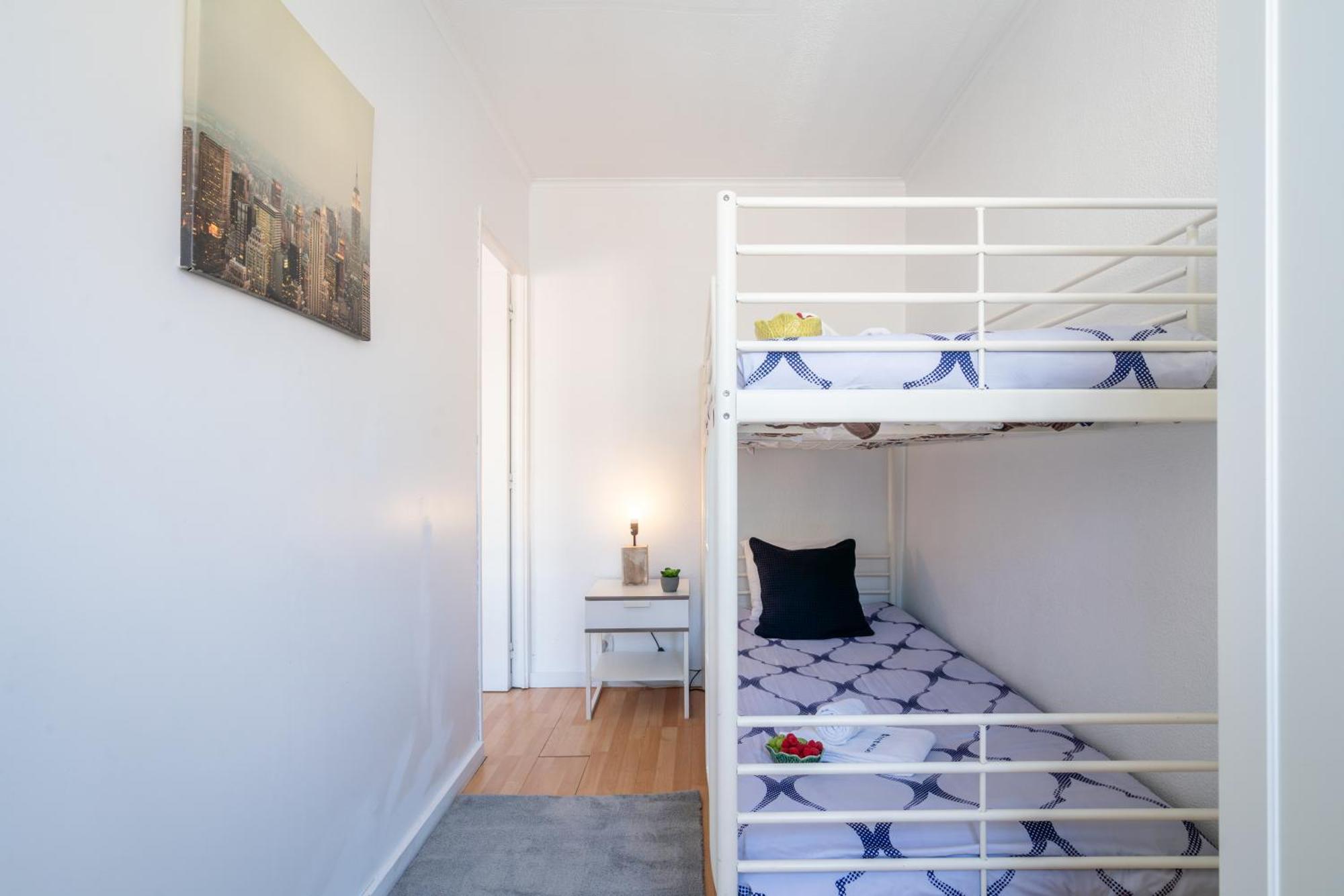 Host Wise - Large Flat W Terrace - Ace Location At Aliados Lägenhet OOporto Exteriör bild