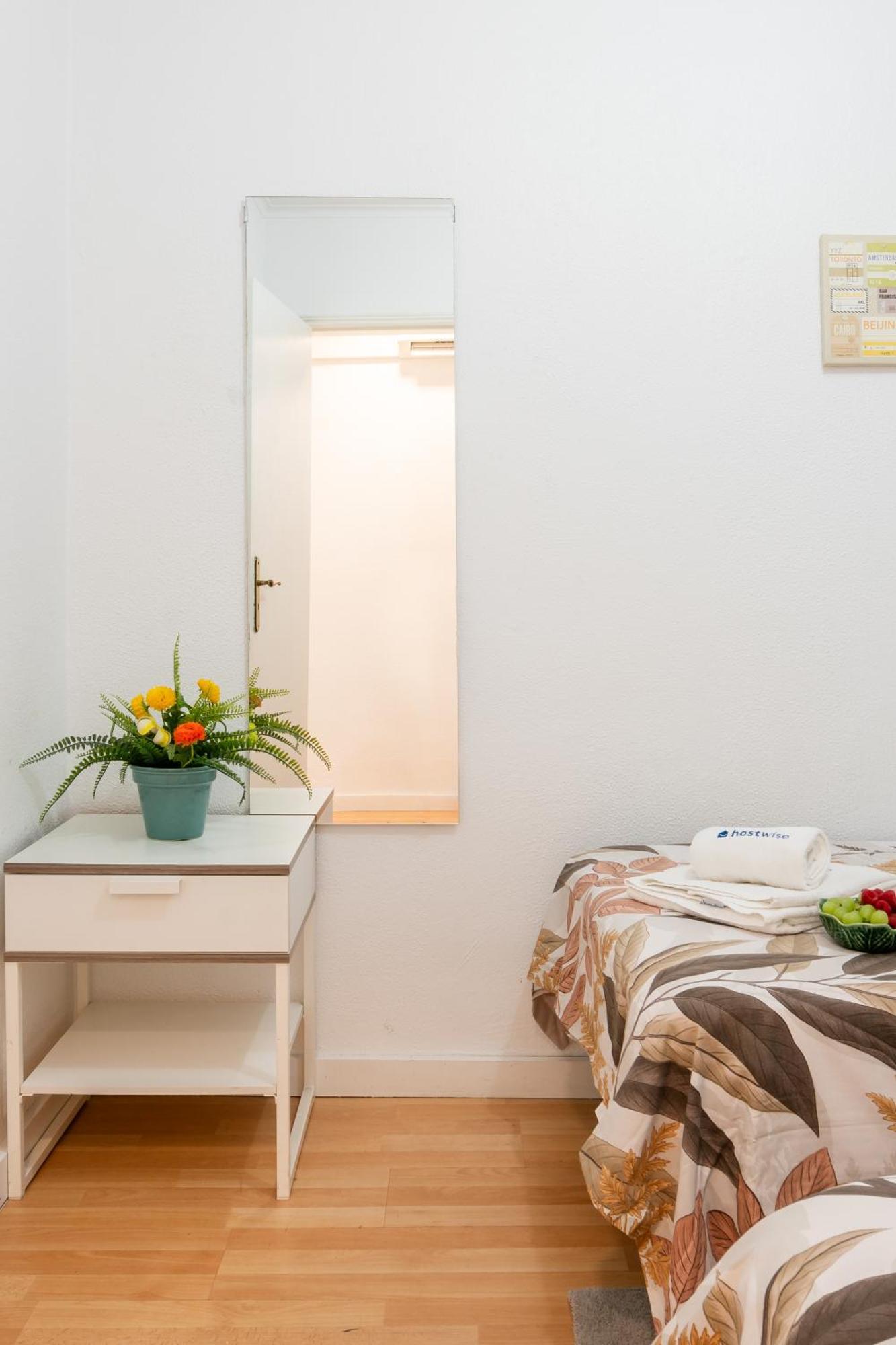 Host Wise - Large Flat W Terrace - Ace Location At Aliados Lägenhet OOporto Exteriör bild