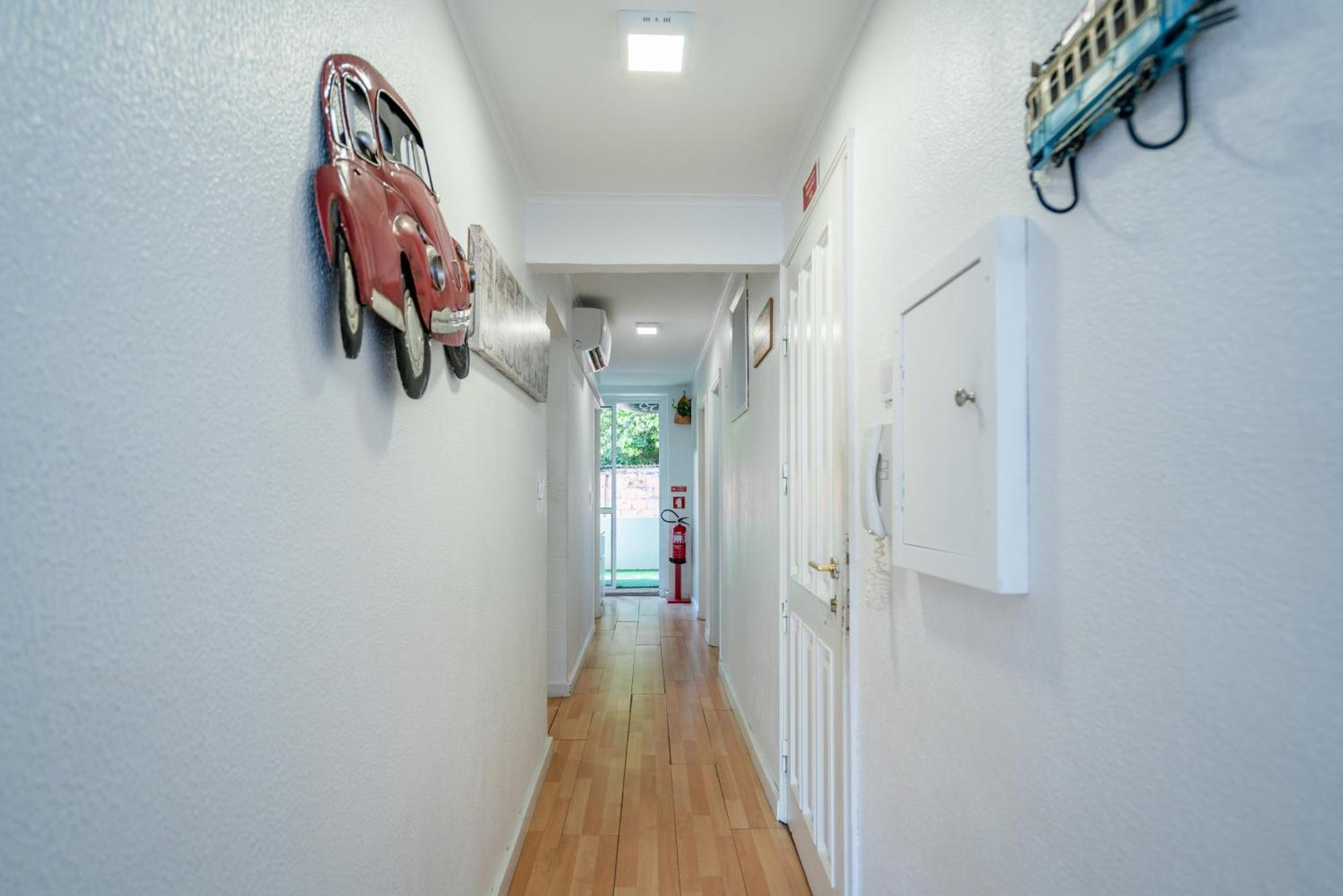 Host Wise - Large Flat W Terrace - Ace Location At Aliados Lägenhet OOporto Rum bild