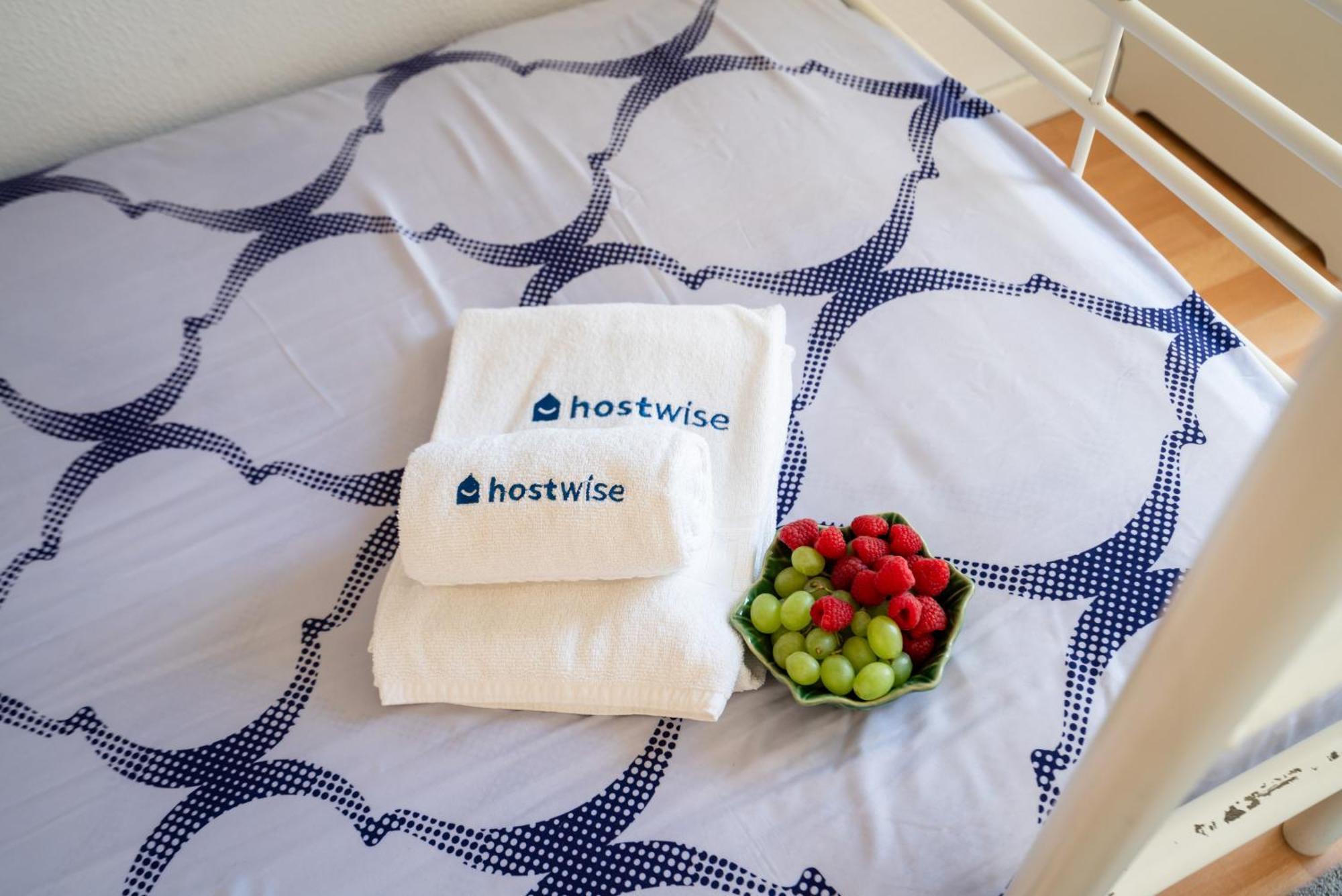 Host Wise - Large Flat W Terrace - Ace Location At Aliados Lägenhet OOporto Rum bild