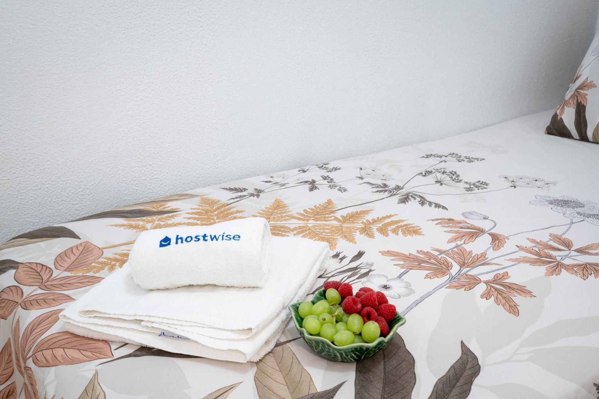 Host Wise - Large Flat W Terrace - Ace Location At Aliados Lägenhet OOporto Rum bild