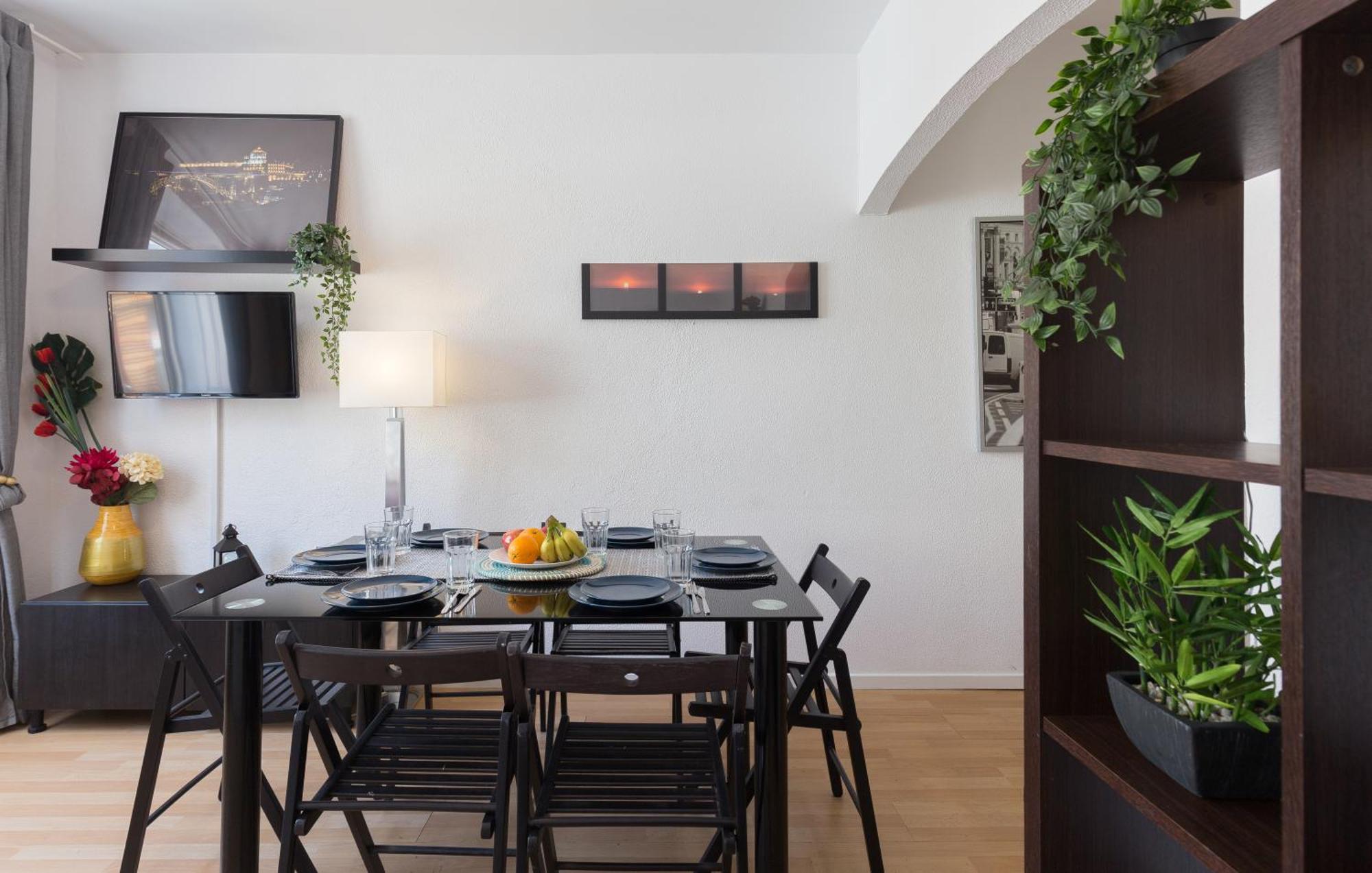 Host Wise - Large Flat W Terrace - Ace Location At Aliados Lägenhet OOporto Rum bild