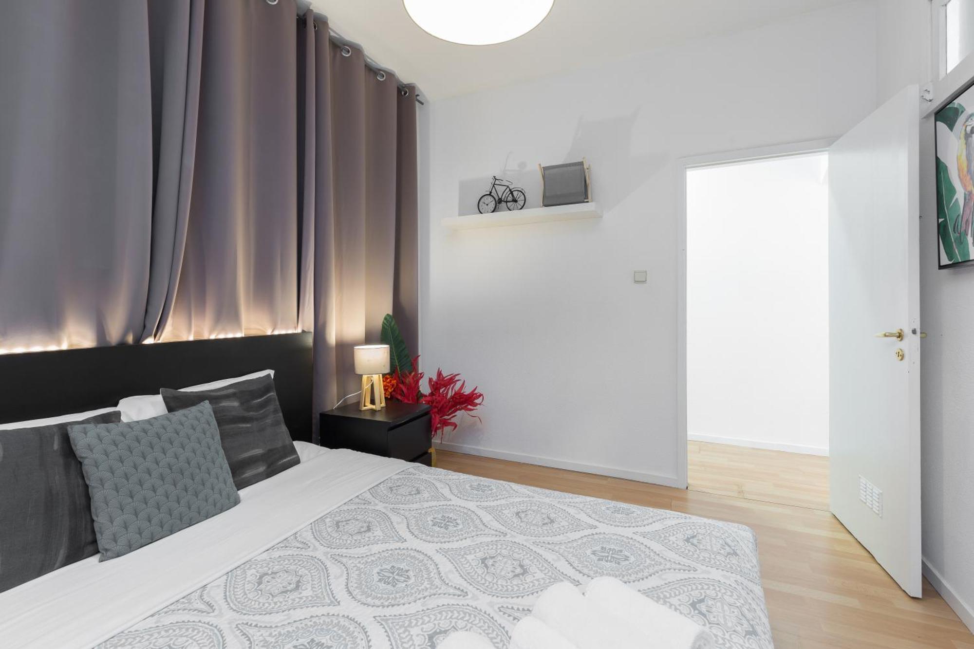 Host Wise - Large Flat W Terrace - Ace Location At Aliados Lägenhet OOporto Rum bild