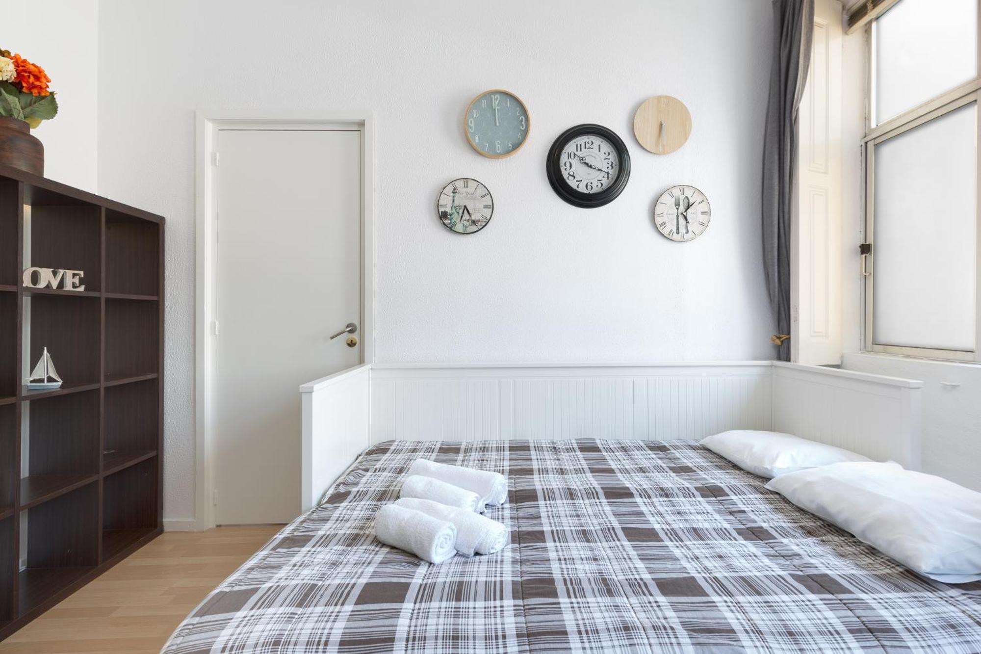 Host Wise - Large Flat W Terrace - Ace Location At Aliados Lägenhet OOporto Rum bild